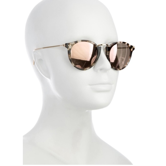 Illesteva Accessories - Illesteva rounded mirrored sunglasses 🕶